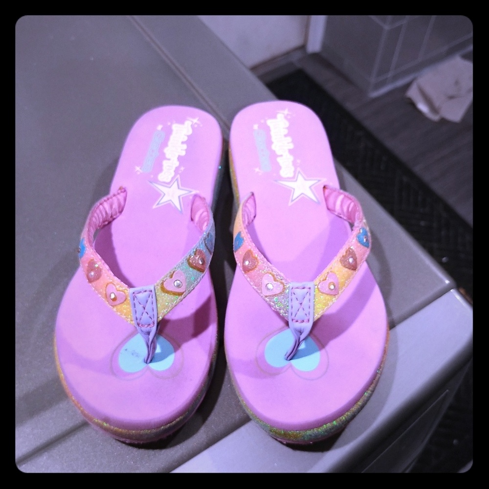 Twinkle toes light up flip flops!